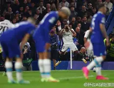 爱游戏 ayx 登录入口-包含太狠了！C罗在公牛比赛中大胜库里与70激战DWG分钟，Ming新星出色防守表现惊艳的词条